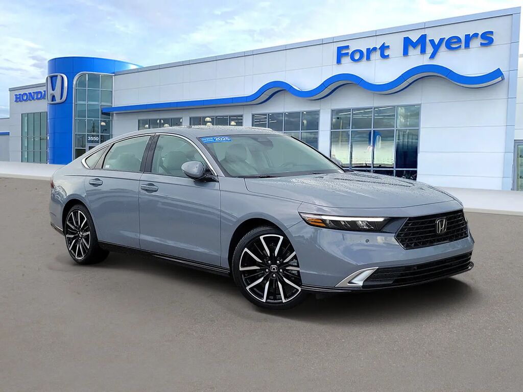 2025 Honda Accord Hybrid Touring — photo 1 of 13