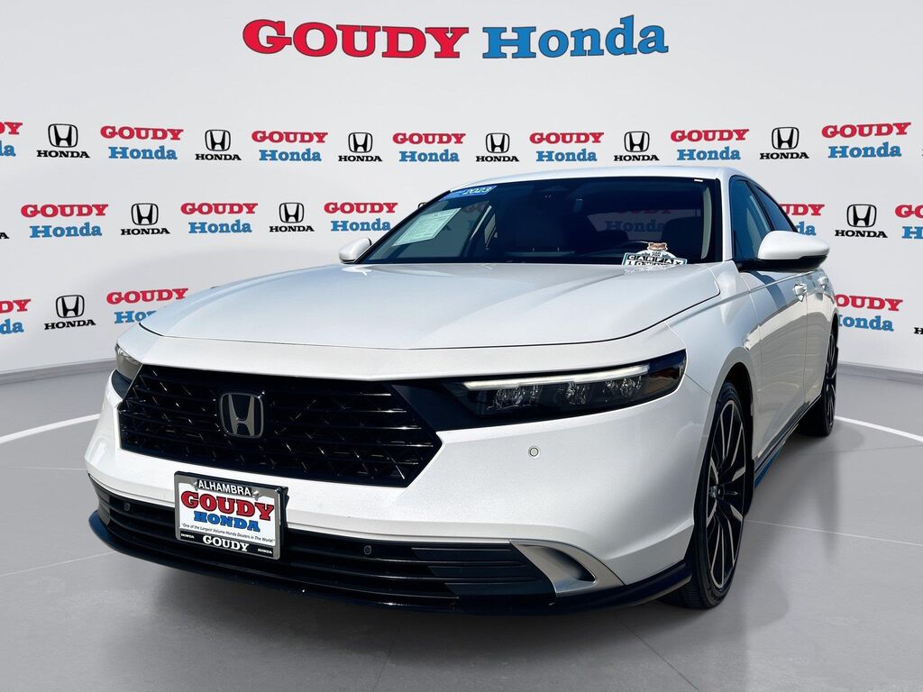 2023 Honda Accord Hybrid Touring — photo 1 of 13