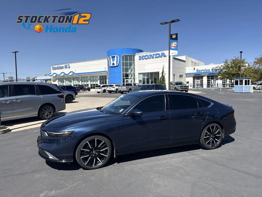 2024 Honda Accord Hybrid Touring — photo 1 of 13