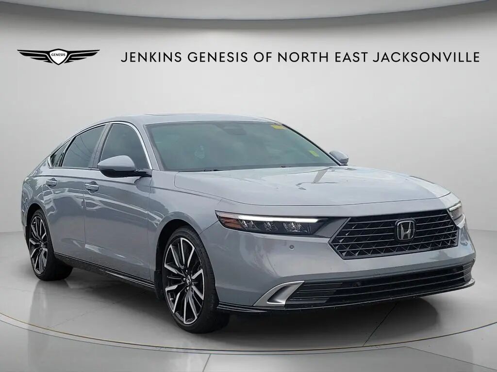 2024 Honda Accord Hybrid Touring — photo 1 of 13