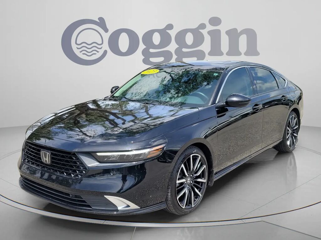 2023 Honda Accord Hybrid Touring — photo 1 of 26
