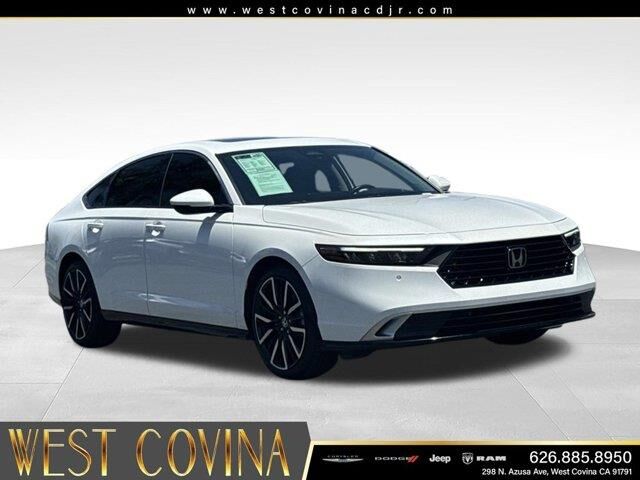 2023 Honda Accord Hybrid Touring — photo 1 of 10