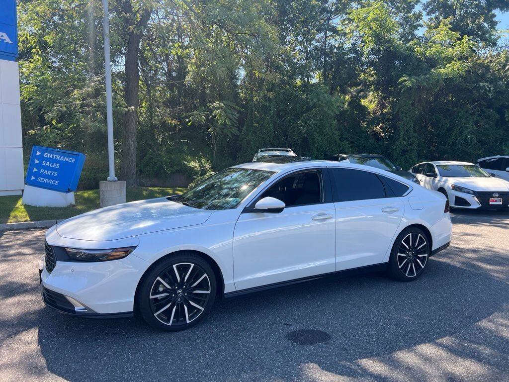 2024 Honda Accord Hybrid HYBRID TRG — photo 1 of 7
