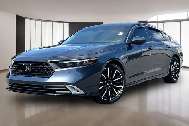 2024 Honda Accord Hybrid Touring — photo 1 of 13