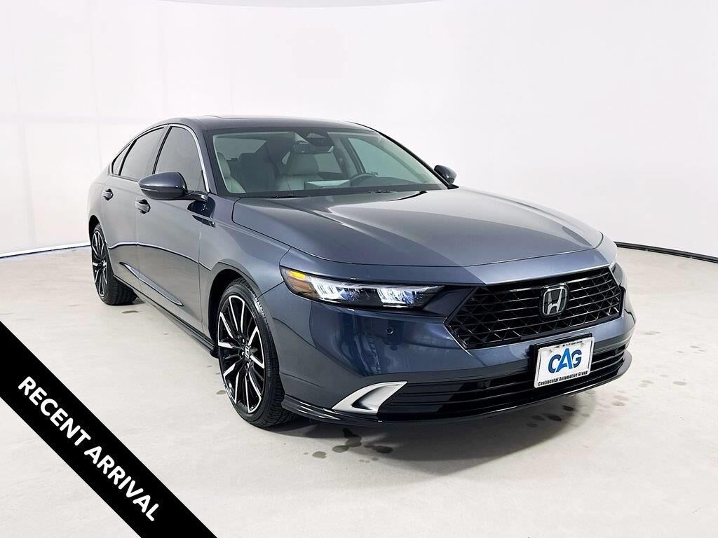 2025 Honda Accord Hybrid Touring — photo 1 of 7