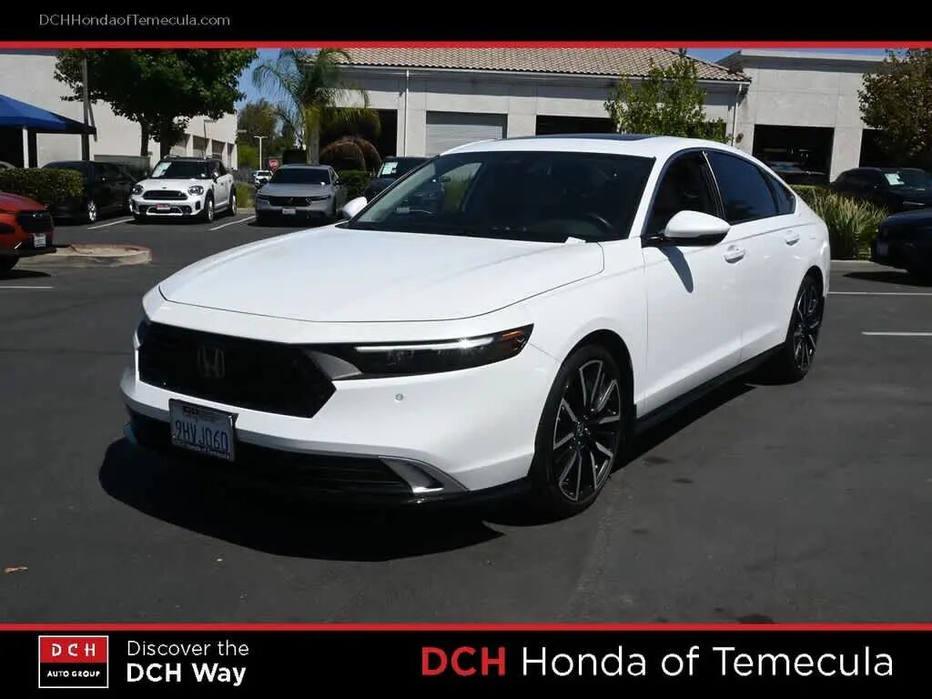 2023 Honda Accord Hybrid Touring — photo 1 of 13