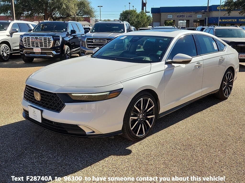 2024 Honda Accord Hybrid Touring — photo 1 of 1