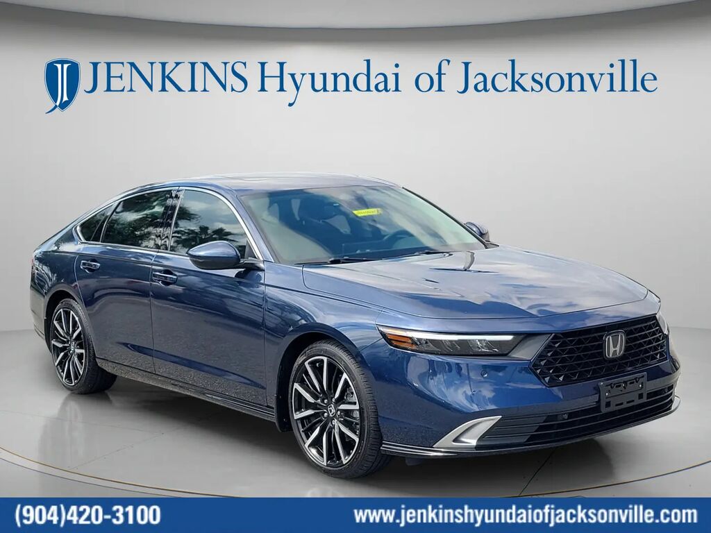 2024 Honda Accord Hybrid Touring — photo 1 of 13