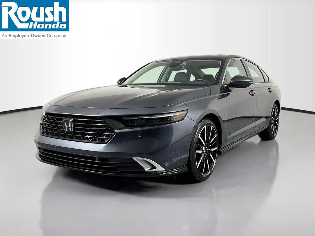 2025 Honda Accord Hybrid Touring — photo 1 of 13