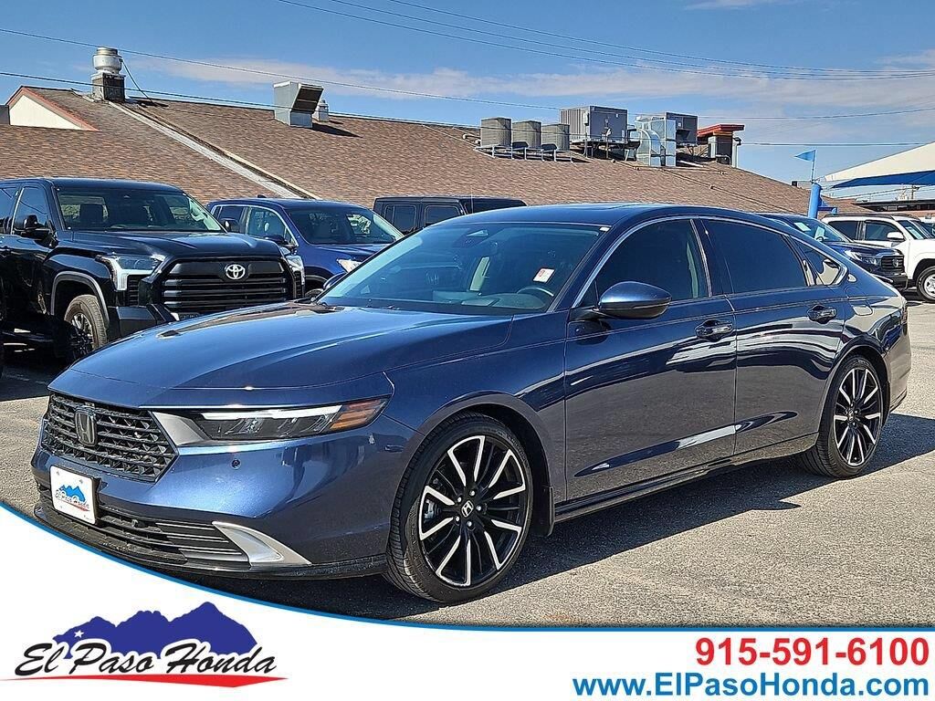 2023 Honda Accord Hybrid Touring — photo 1 of 12
