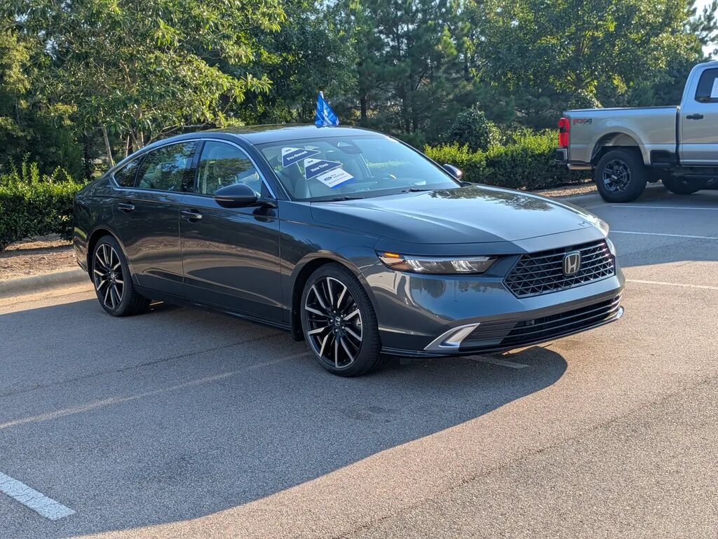 2024 Honda Accord Hybrid Touring — photo 1 of 13