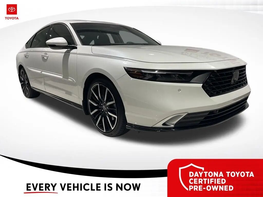 2024 Honda Accord Hybrid Touring — photo 1 of 36