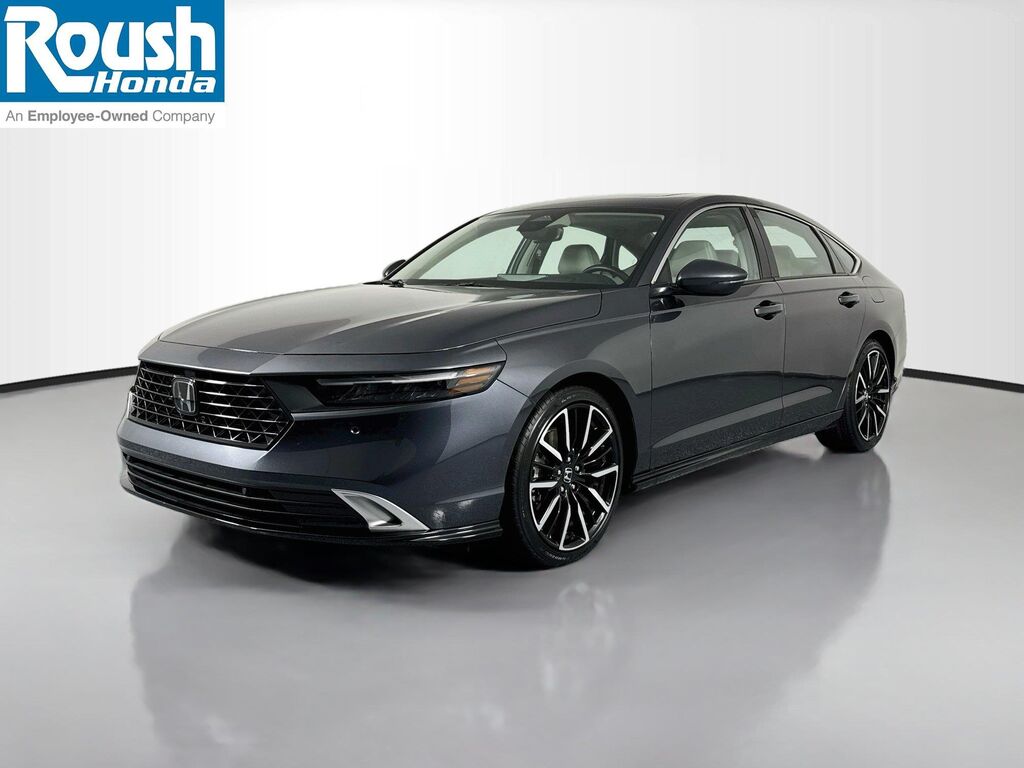 2025 Honda Accord Hybrid Touring — photo 1 of 13
