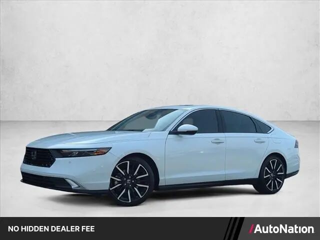 2023 Honda Accord Hybrid Touring — photo 1 of 13