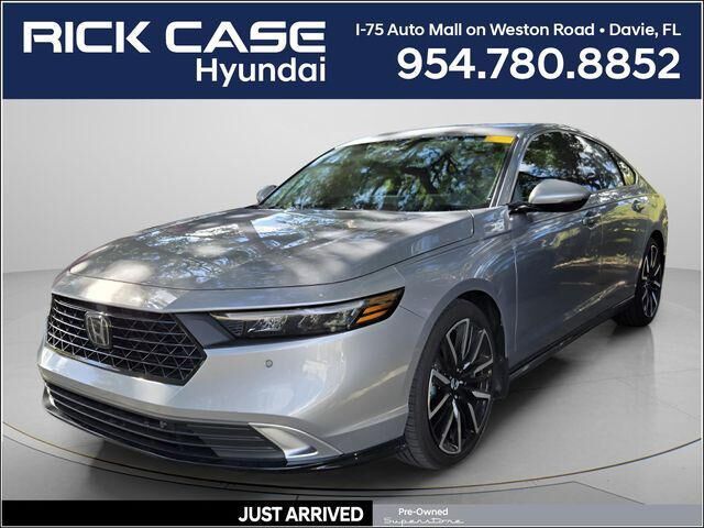 2023 Honda Accord Hybrid Touring — photo 1 of 16