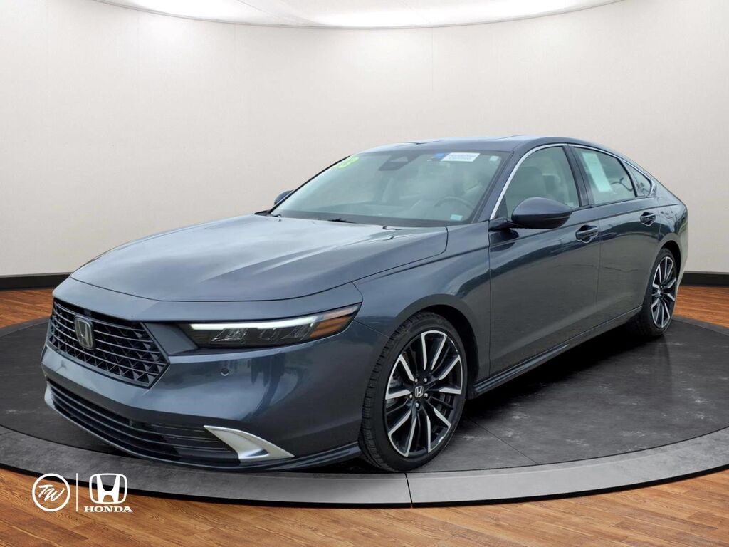 2023 Honda Accord Hybrid Touring — photo 1 of 14