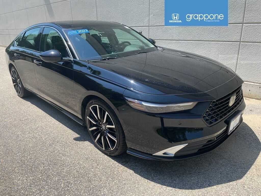 2023 Honda Accord Hybrid Touring — photo 1 of 8