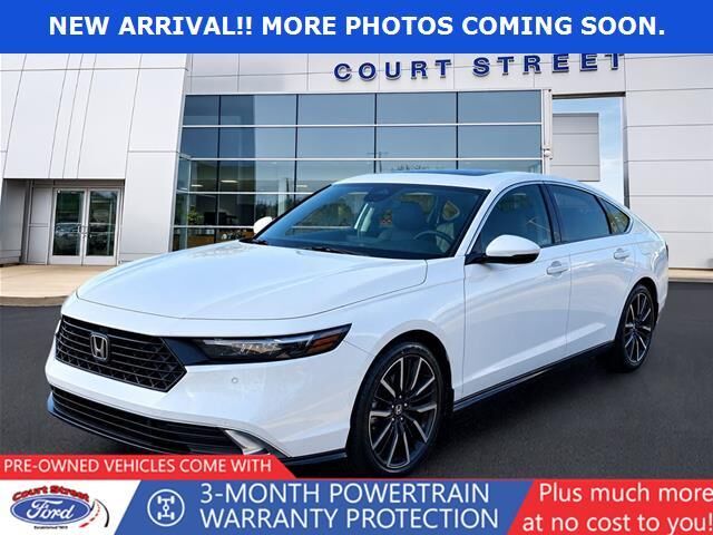 2023 Honda Accord Hybrid Touring — photo 1 of 3