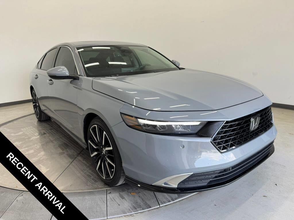 2025 Honda Accord Hybrid Touring — photo 1 of 7