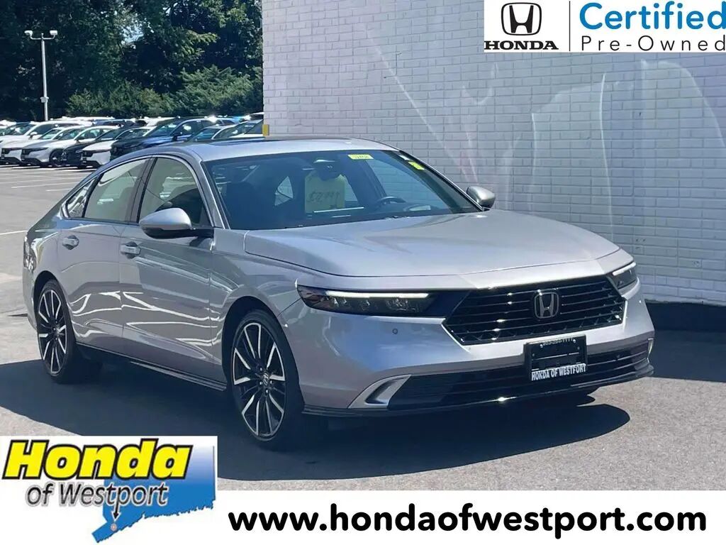 2023 Honda Accord Hybrid Touring — photo 1 of 12