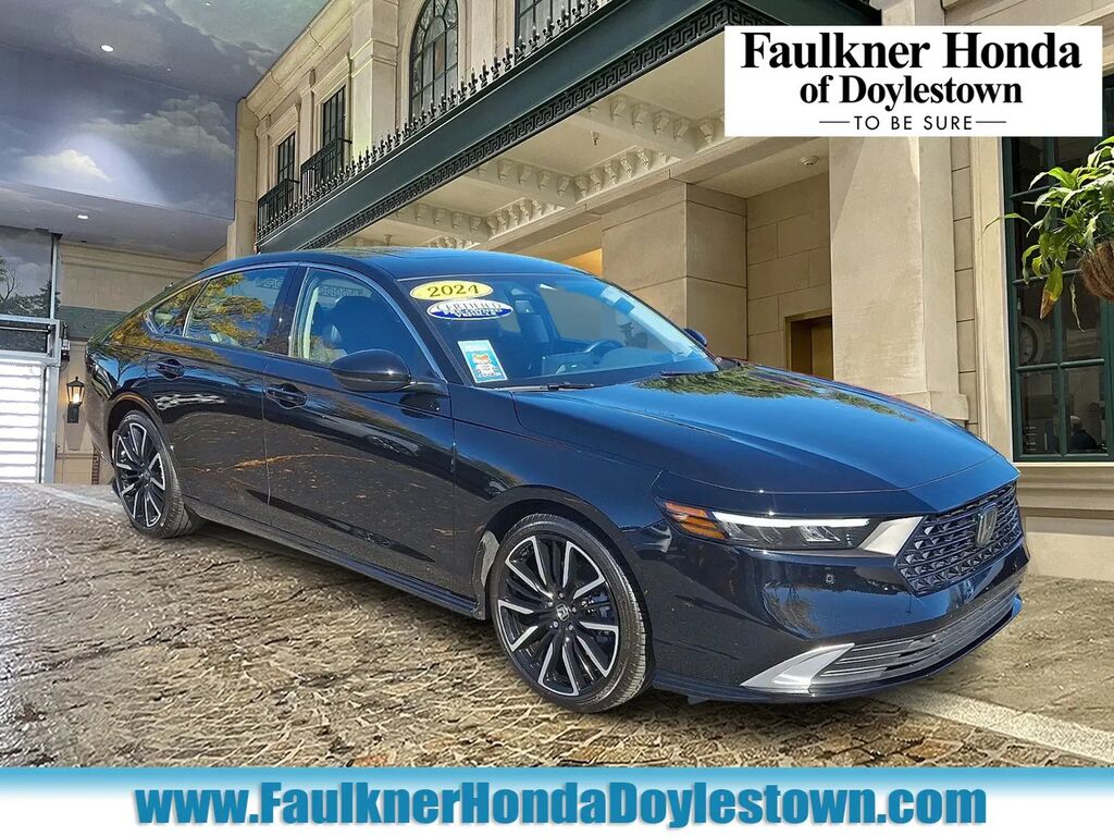 2024 Honda Accord Hybrid Touring — photo 1 of 13