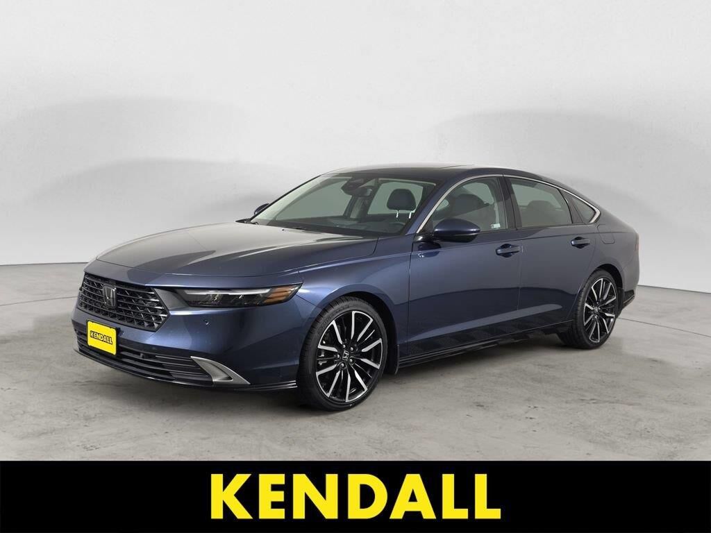 2023 Honda Accord Hybrid Touring — photo 1 of 13