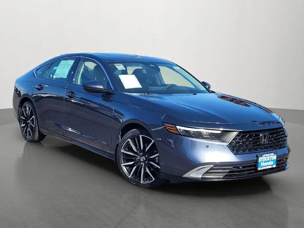 2024 Honda Accord Hybrid Touring — photo 1 of 13