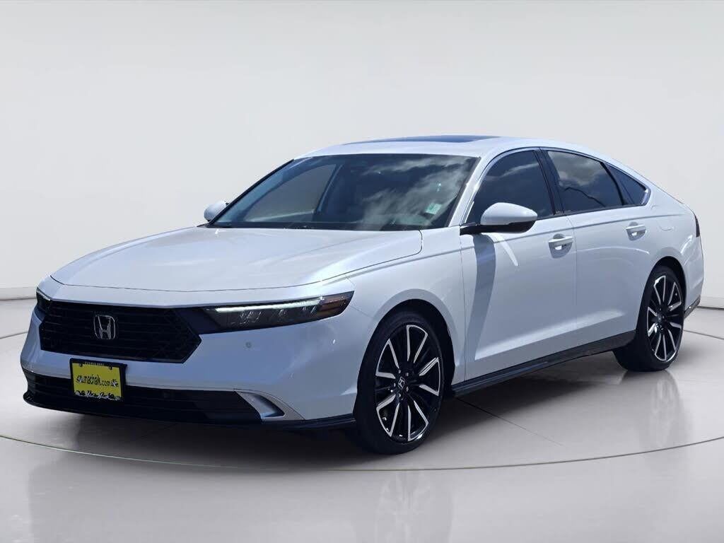 2026 Honda Accord Hybrid Touring — photo 1 of 3