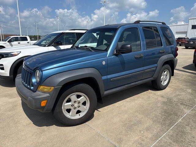 2006 Jeep Liberty Sport — photo 1 of 11