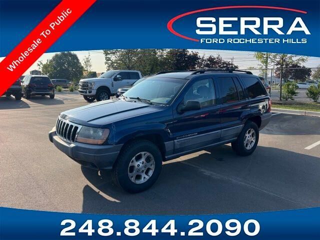 2000 Jeep Grand Cherokee Laredo — photo 1 of 13