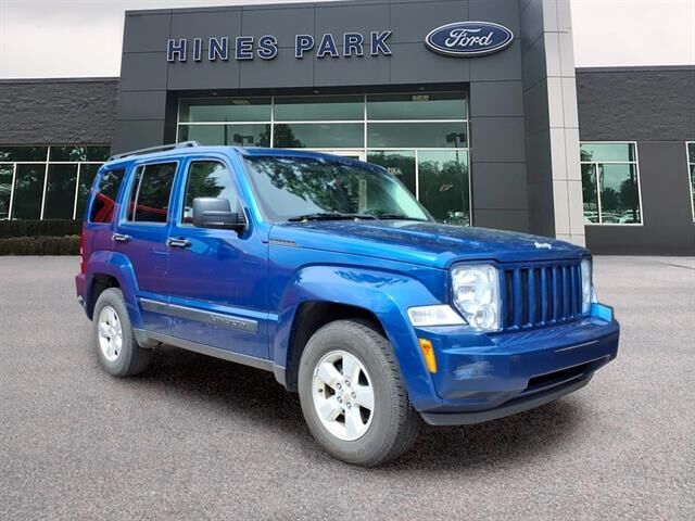 2009 Jeep Liberty Sport — photo 1 of 13