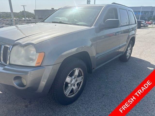 2007 Jeep Grand Cherokee Laredo — photo 1 of 13
