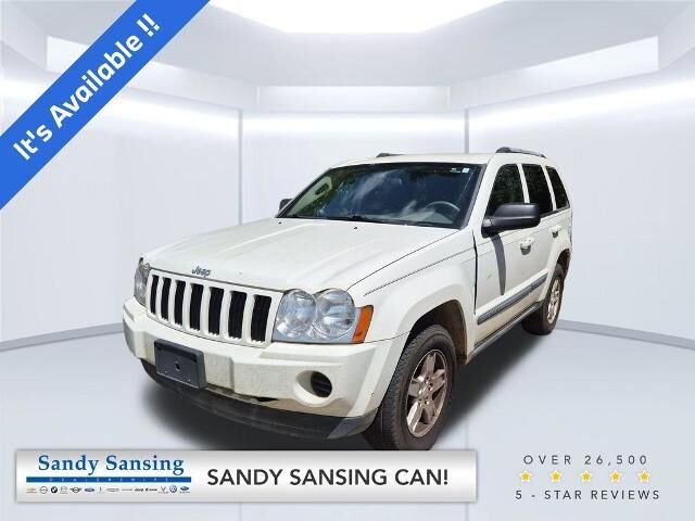 2007 Jeep Grand Cherokee Laredo — photo 1 of 12