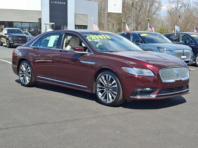 2017 Lincoln Continental Reserve — photo 1 of 13