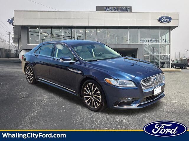 2017 Lincoln Continental Select — photo 1 of 13