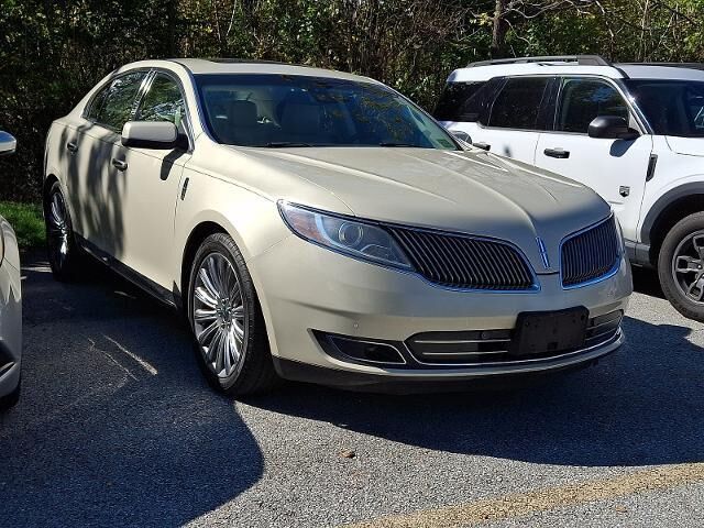 2014 Lincoln MKS Base