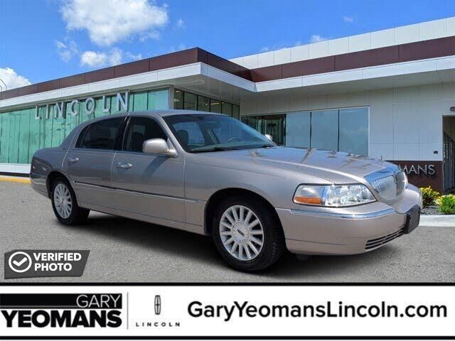 2003 Lincoln Town Car Executive