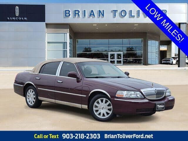 2007 Lincoln Town Car Signature Limited — photo 1 of 1