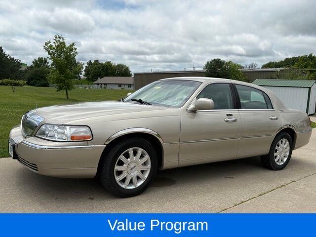 2006 Lincoln Town Car Signature Limited
