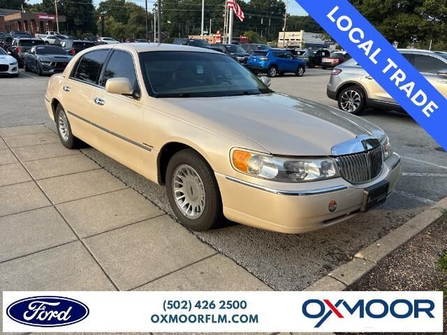 2000 Lincoln Town Car Cartier