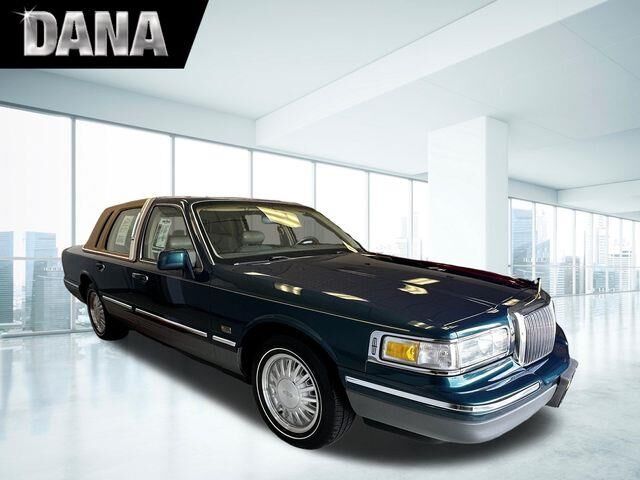1997 Lincoln Town Car Signature
