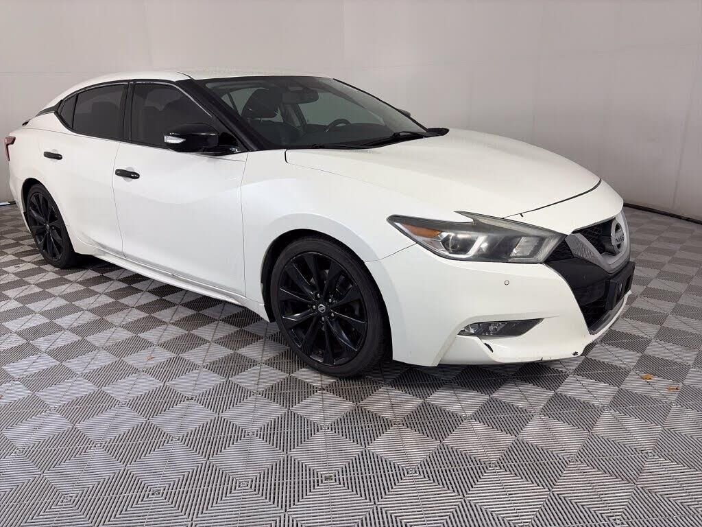 2017 Nissan Maxima 3.5 SR — photo 1 of 1
