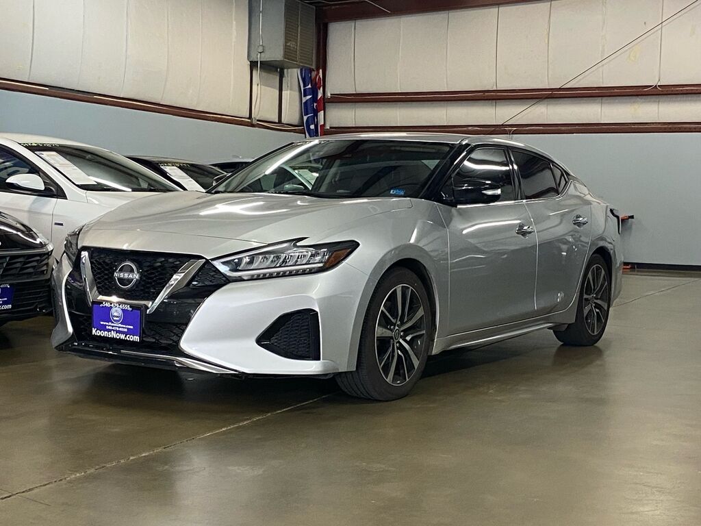 2023 Nissan Maxima SV — photo 1 of 13