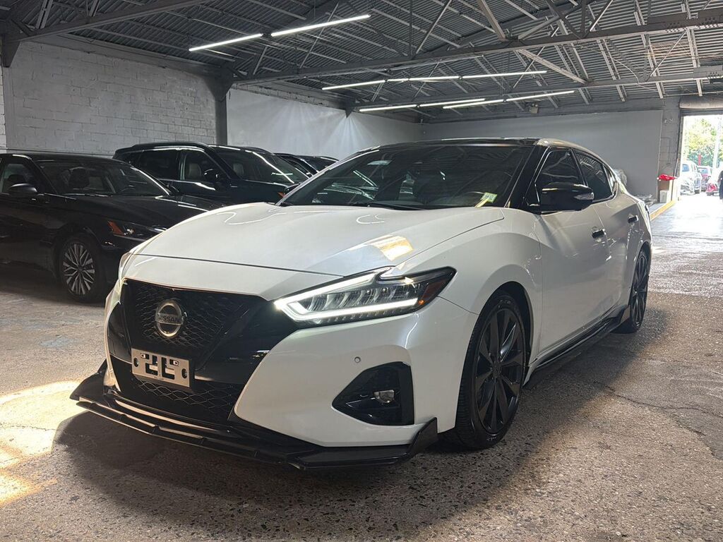 2022 Nissan Maxima SR — photo 1 of 13