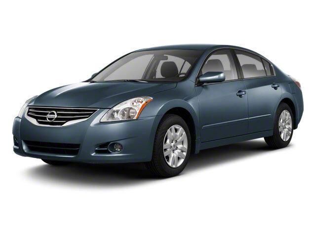 2010 Nissan Altima 2.5 — photo 1 of 2
