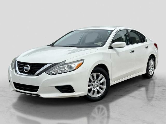 2017 Nissan Altima 2.5 S — photo 1 of 13