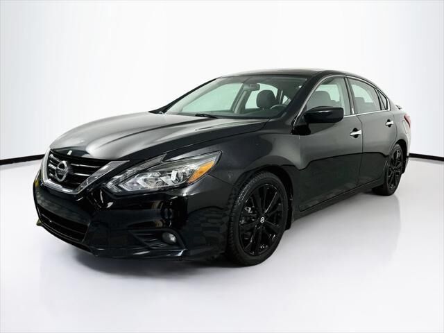 2017 Nissan Altima 2.5 SR — photo 1 of 13