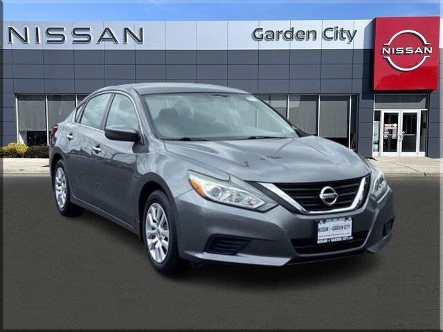 2017 Nissan Altima 2.5 S — photo 1 of 13