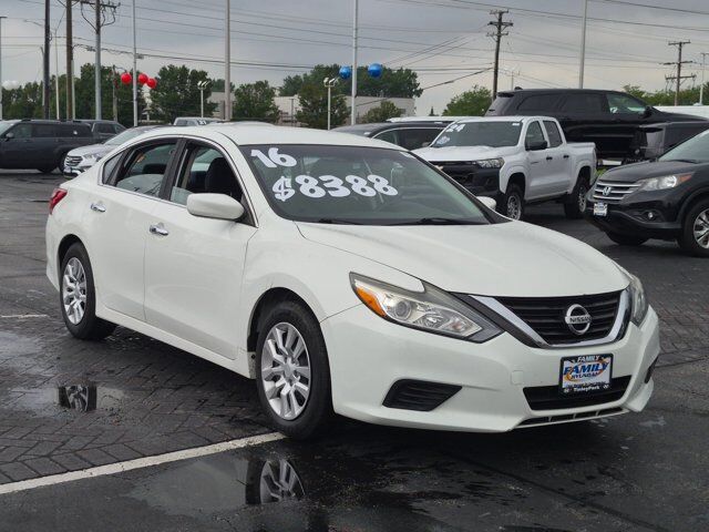 2016 Nissan Altima 2.5 S — photo 1 of 1