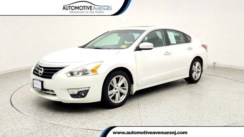 2015 Nissan Altima 2.5 — photo 1 of 13
